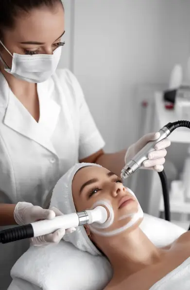 Hydra Facial Glowing Skin